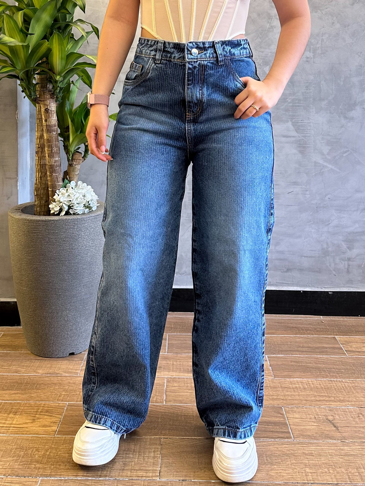 Jean wide leg mujer tela bordada diseño líneas azul medio