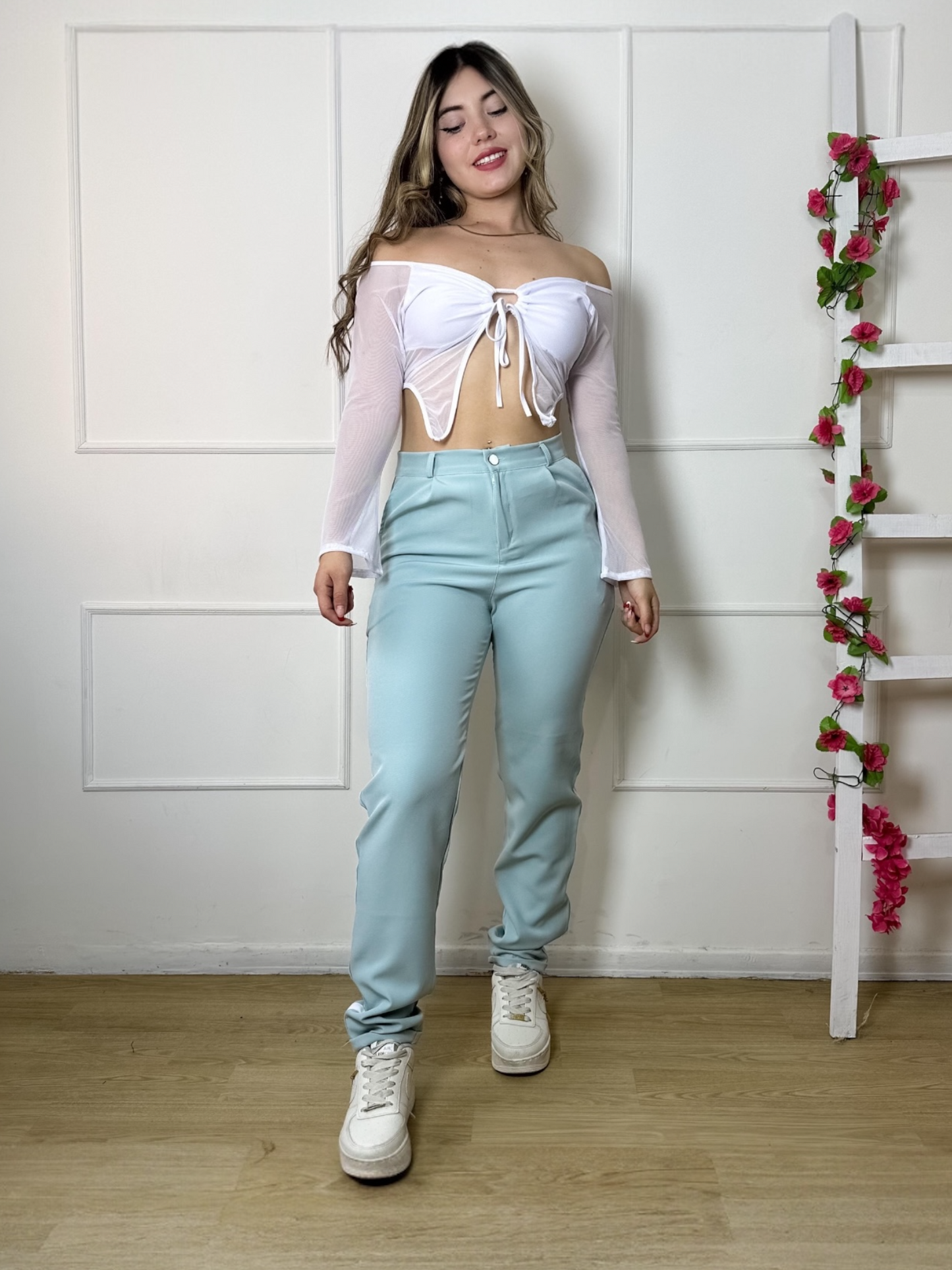 Pantalón liviano mujer tono verde menta línea lateral