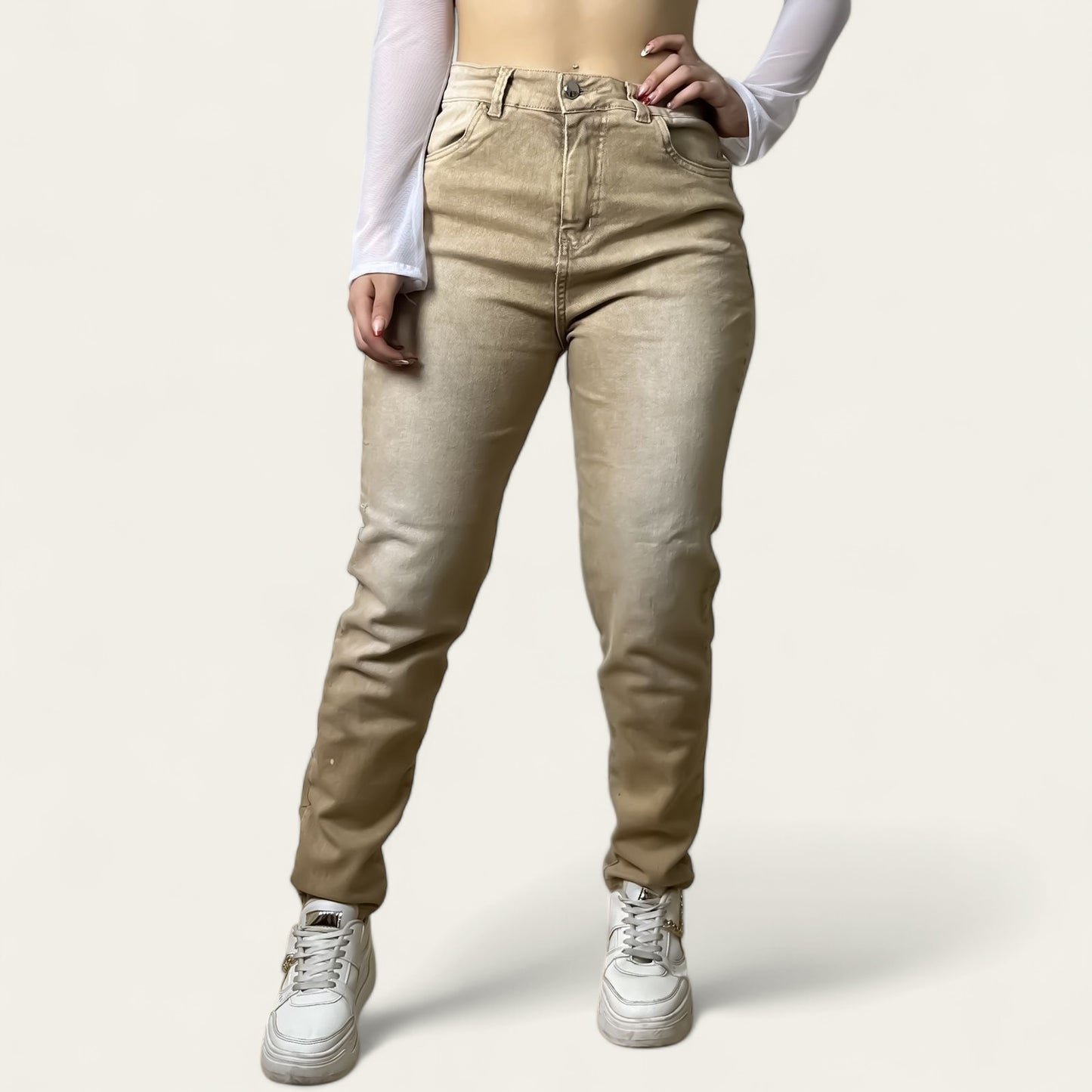 Jean Boyfriend Mujer tono beige