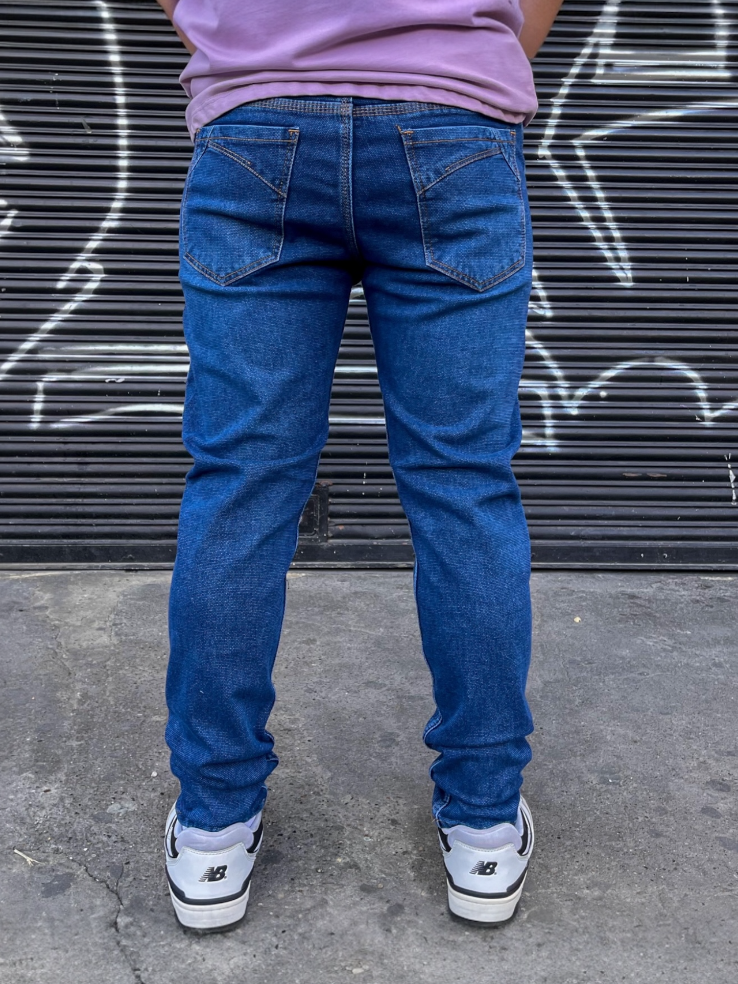 Jean slim hombre tono azul clásico