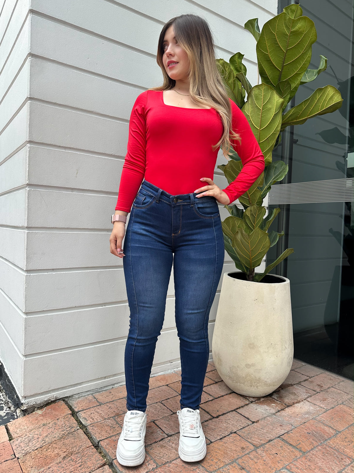Jean skinny mujer doble costura tiro alto levanta cola azul oscuro