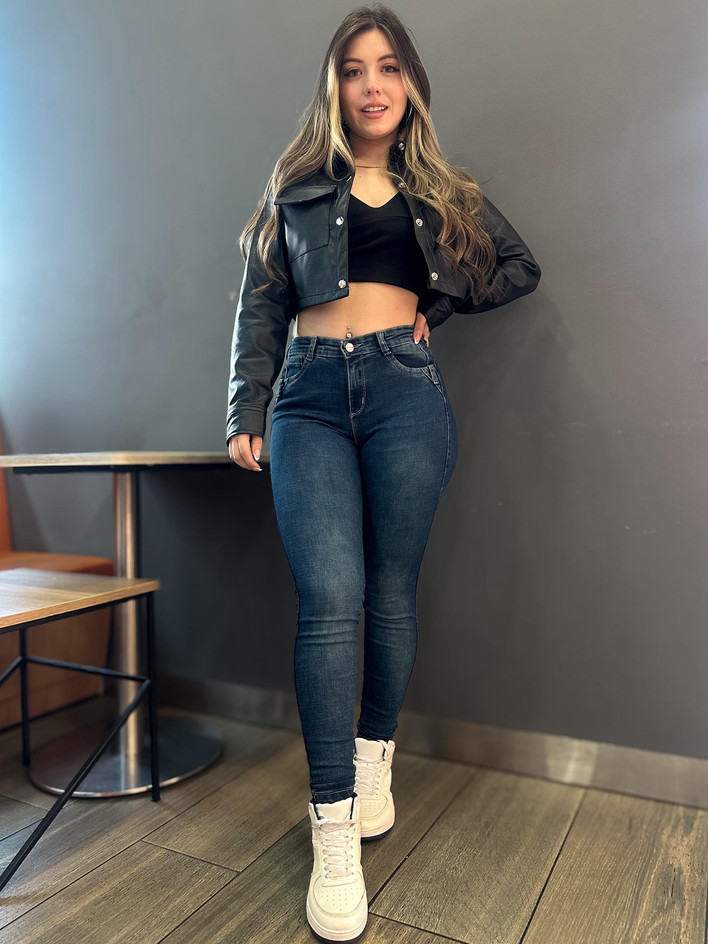 Jean skinny mujer tiro alto levanta cola tono azul verdoso