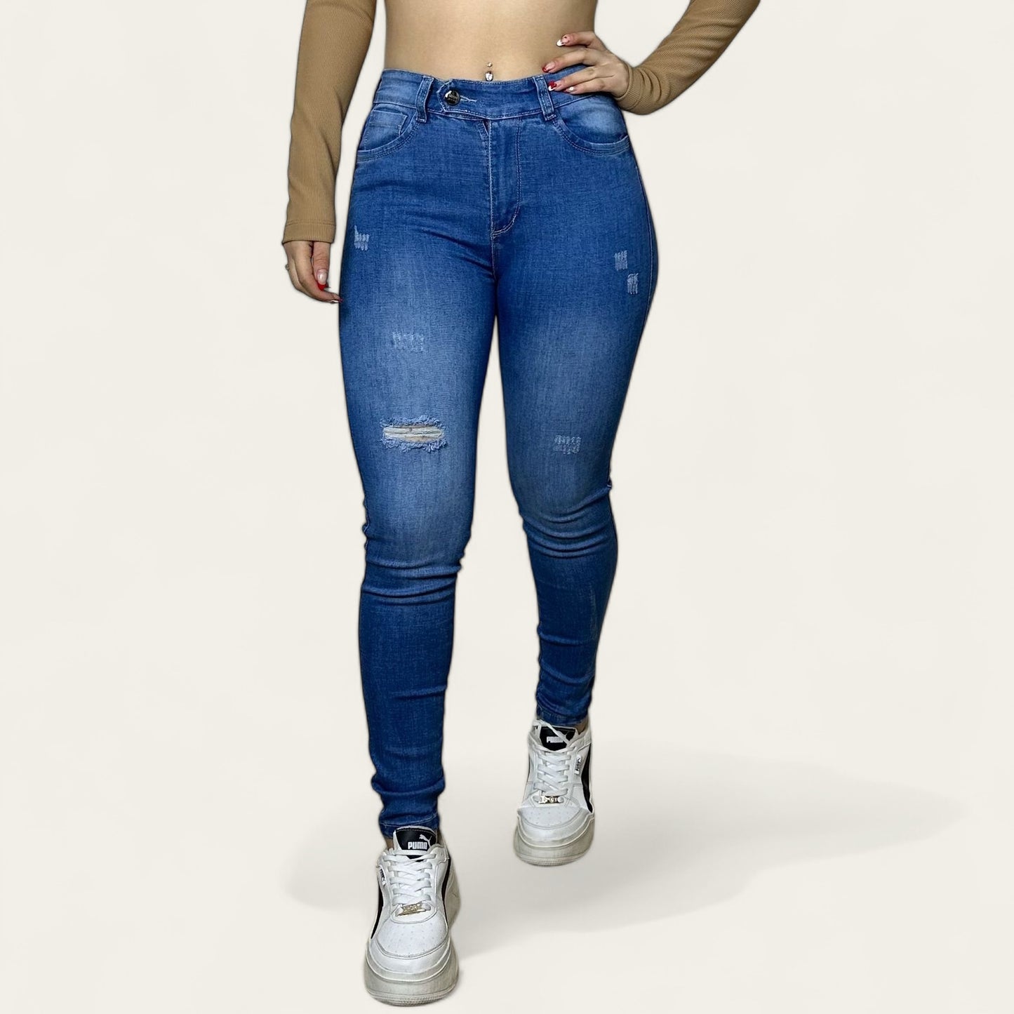 Jean Skinny Mujer stretch tiro alto levanta cola Azul medio detalle botón